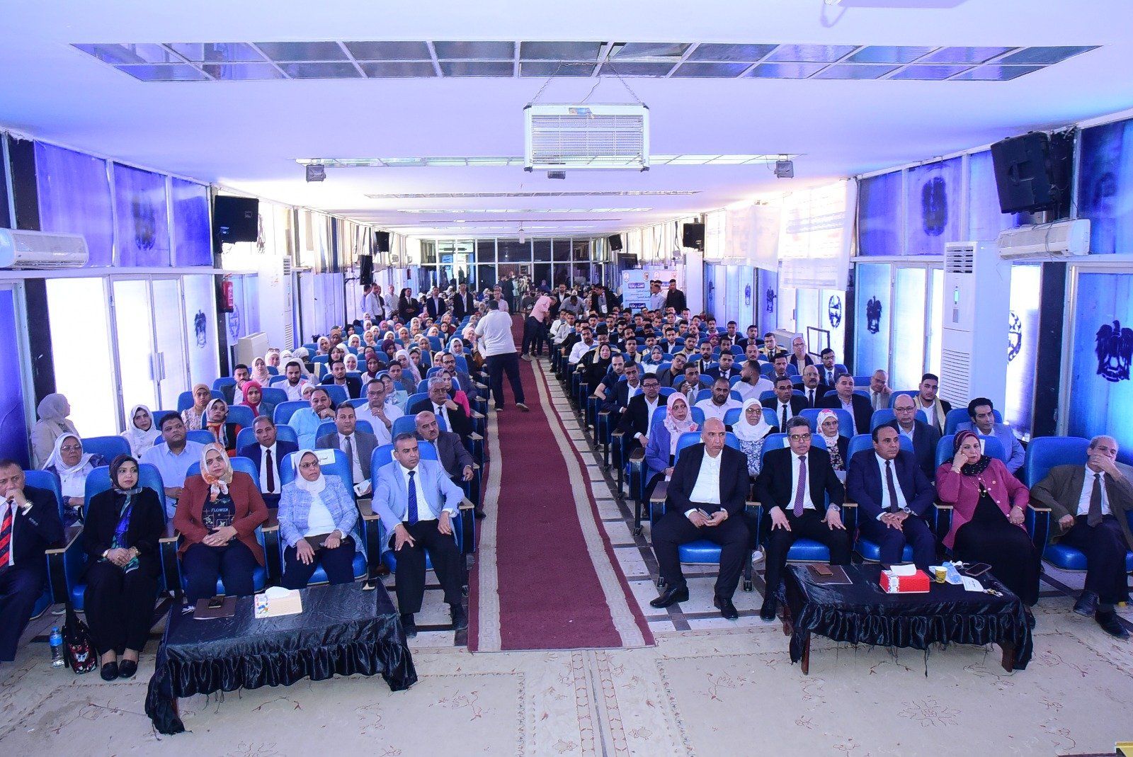 حضور كبير اليوم بالمؤتمر حضور كبير اليوم بالمؤتمر