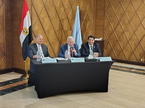 جانب من اللقاء (5) جانب من اللقاء (5)