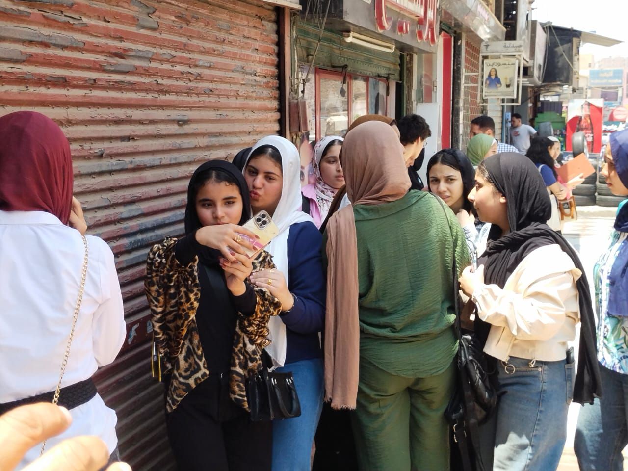 سيلفى نهاية الامتحانات