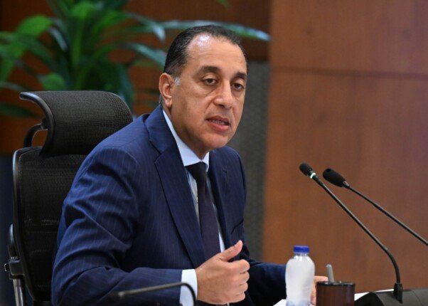رئيس الوزراء: لن أتكلم عن الدولار فهو اختصاص البنك المركزي