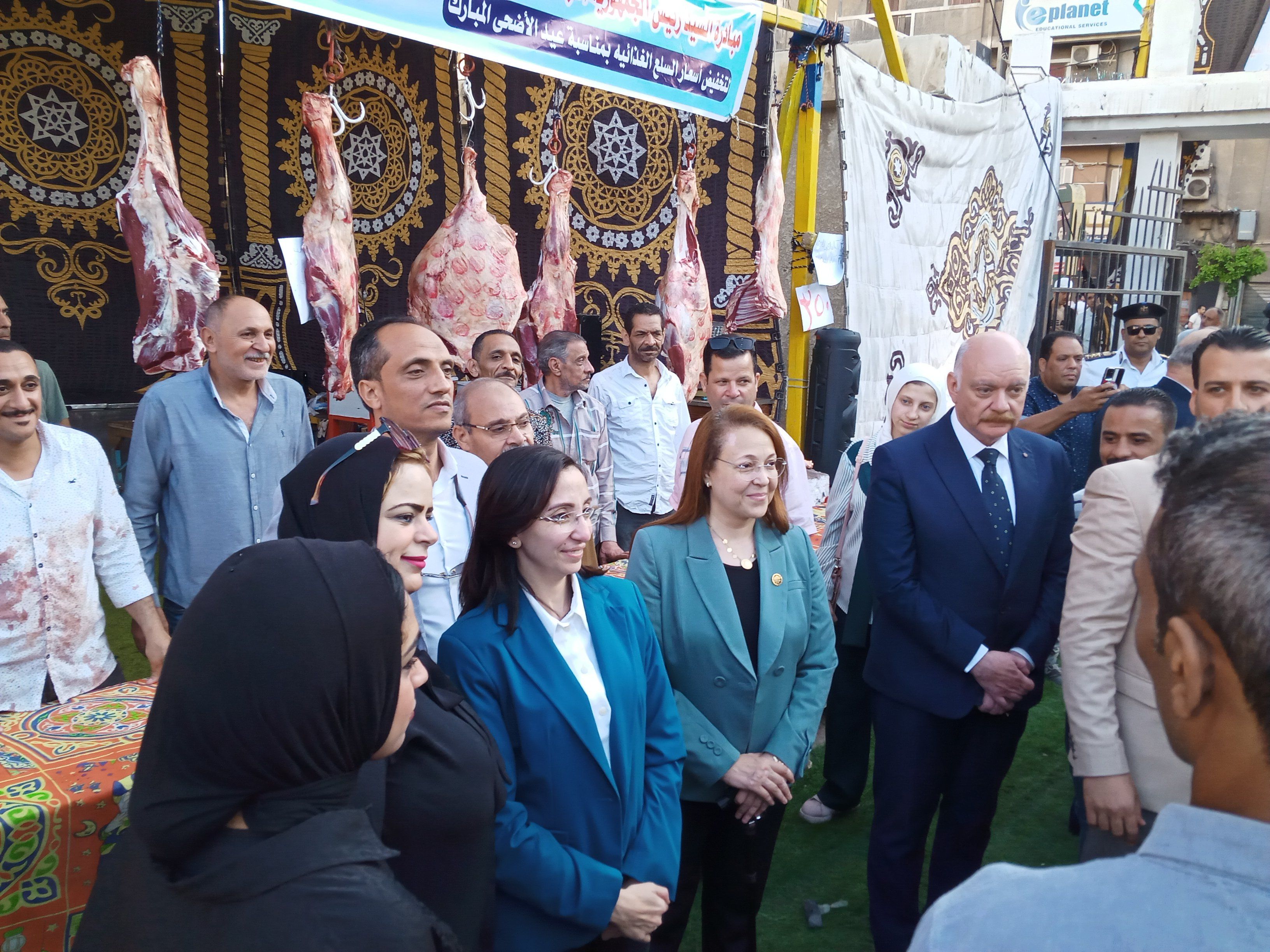 محافظ البحيرة خلال افتتاحها منافذ اللحوم محافظ البحيرة خلال افتتاحها منافذ اللحوم