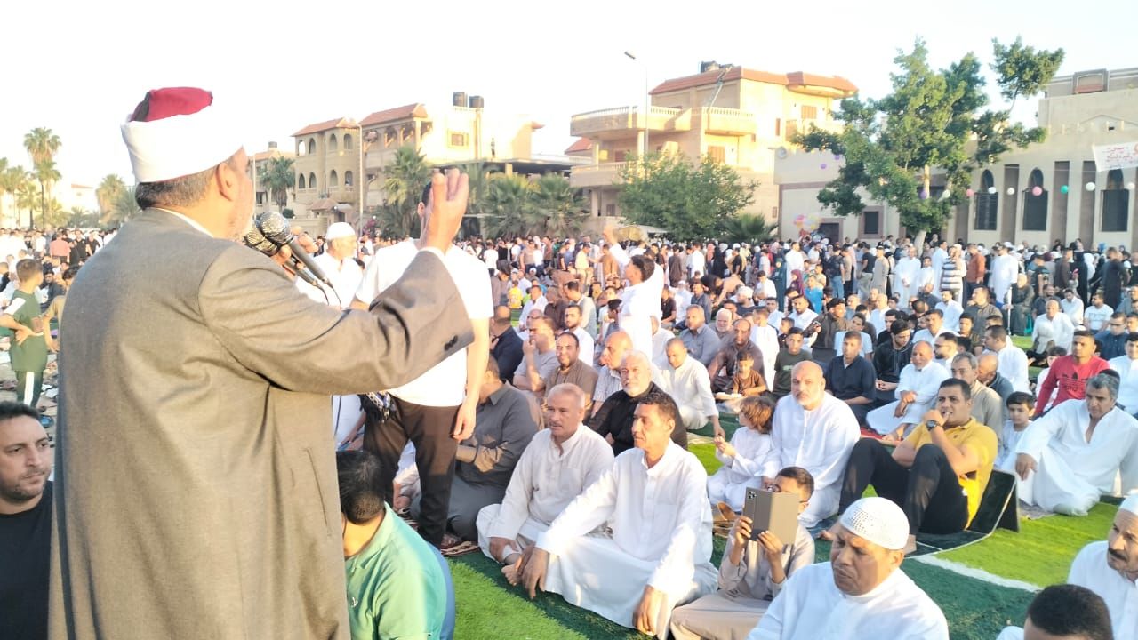 محافظ شمال سيناء يؤدي صلاة عيد الأضحى في الشيخ زويد (7) محافظ شمال سيناء يؤدي صلاة عيد الأضحى في الشيخ زويد (7)