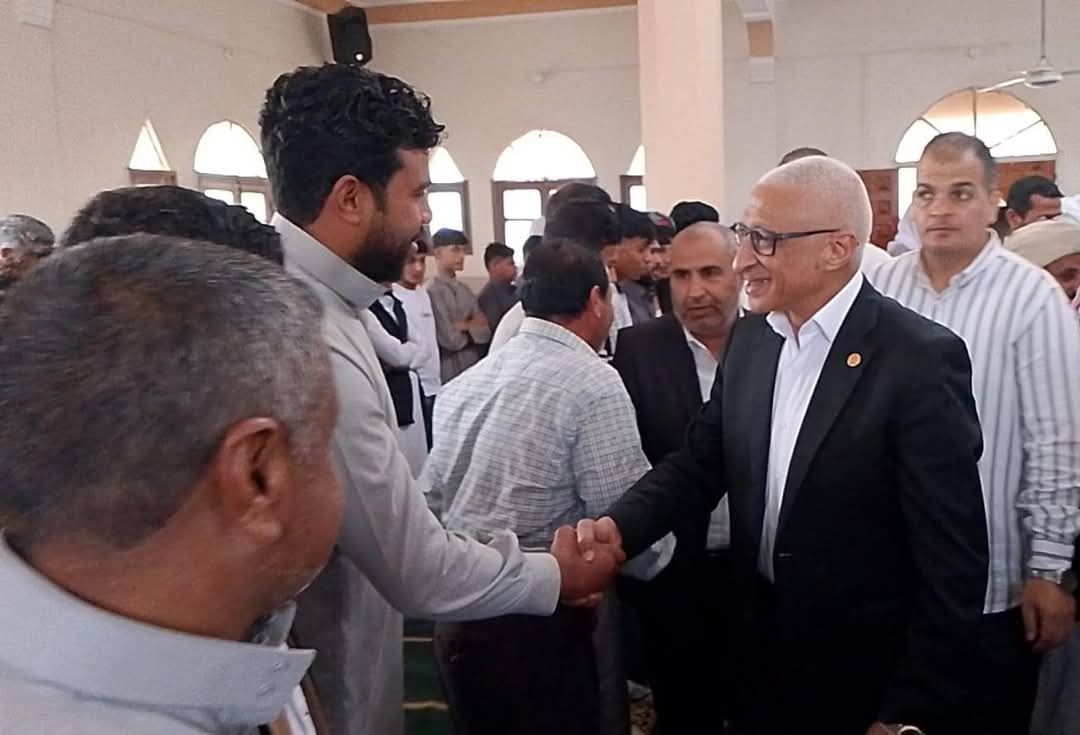 محافظ شمال سيناء يؤدي صلاة عيد الأضحى في الشيخ زويد (14) محافظ شمال سيناء يؤدي صلاة عيد الأضحى في الشيخ زويد (14)