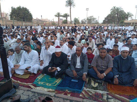 محافظ بني سويف يُنيب رؤساء المدن في أداء صلاة عيد الأضحى المبارك