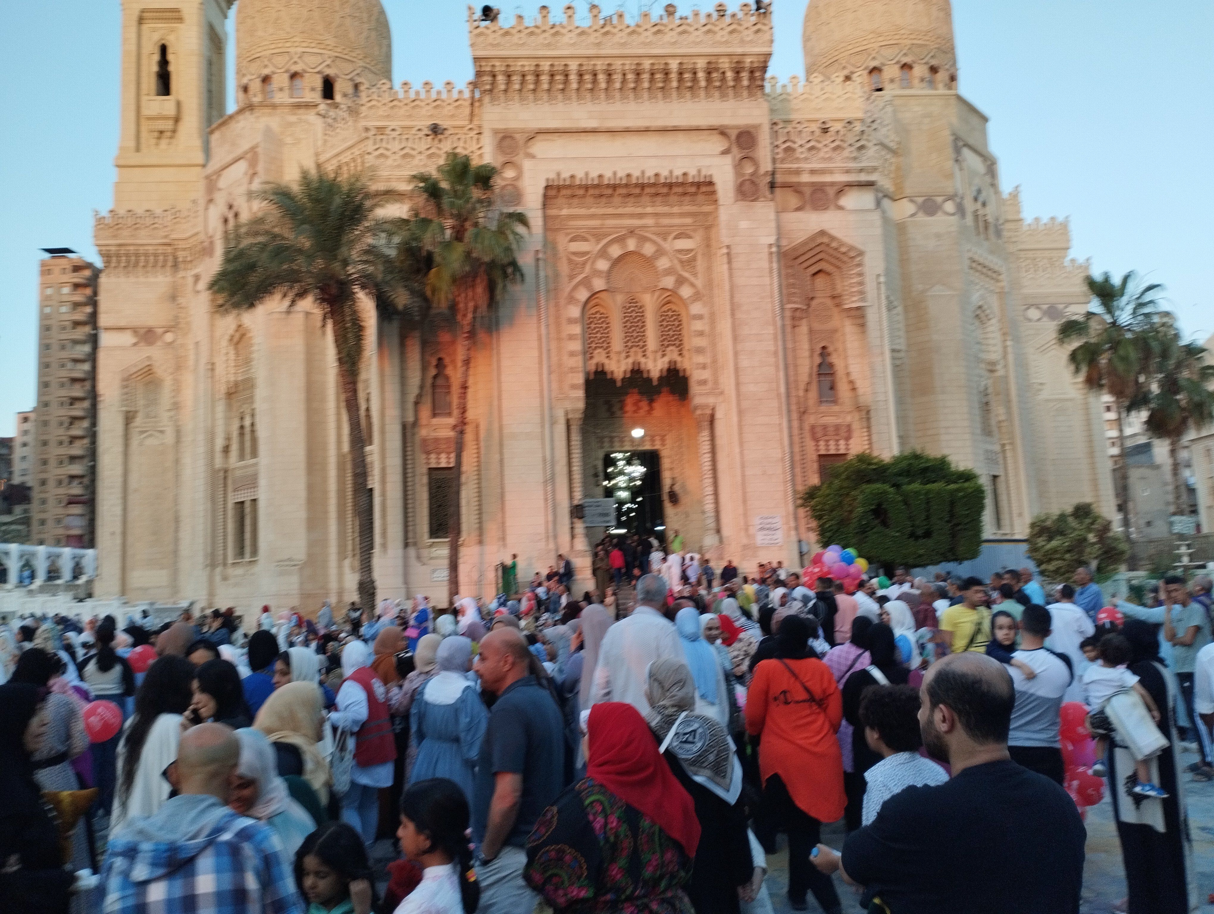 توافد علي صلاة عيد الأضحى بمسجد المرسي ابو العباس