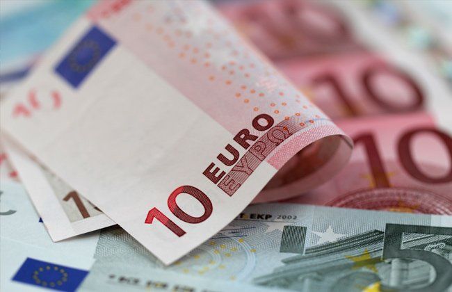 تراجع اليورو مع ارتفاع سعر الدولار بفضل بيانات الوظائف في الولايات المتحدة