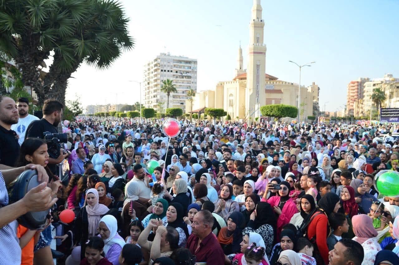 الاهالي يحتفلون الاهالي يحتفلون