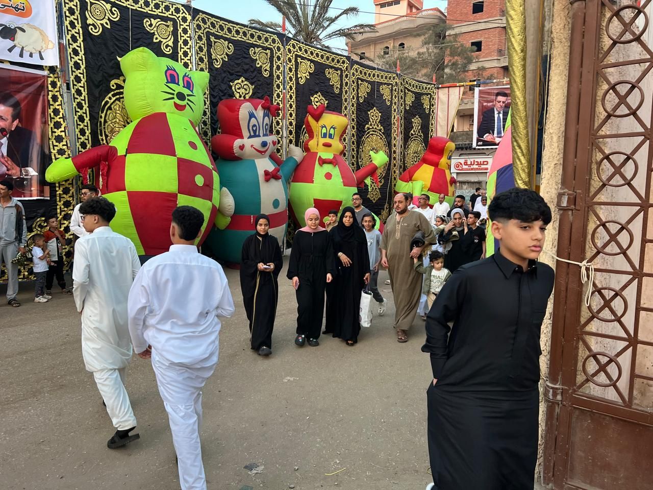 توافد المواطنين