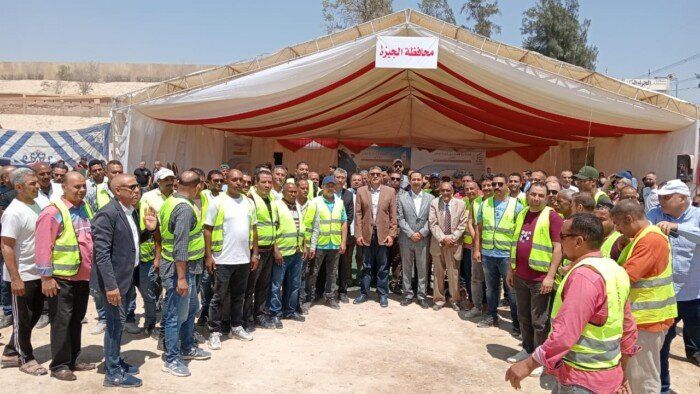 محافظ الجيزة يشهد توزيع 9 أطنان من لحوم الأضاحي على 5268 أسرة