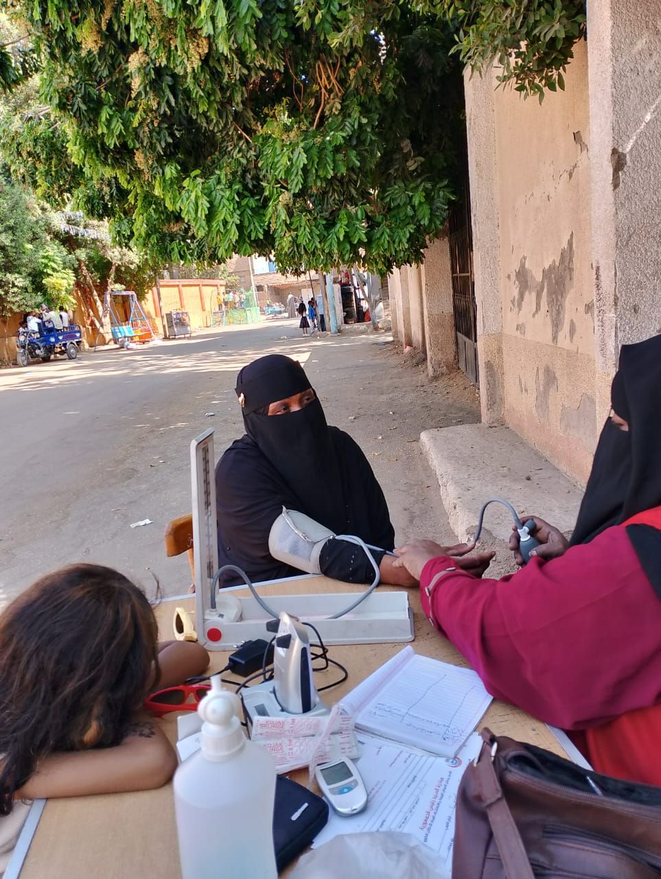 انتشار الفرق الطبية بمختلف الإدارات الصحية في عيد الأضحى انتشار الفرق الطبية بمختلف الإدارات الصحية في عيد الأضحى