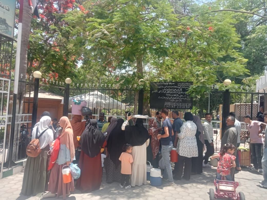 حدائق القناطر تواصل استقبال المواطنين حدائق القناطر تواصل استقبال المواطنين