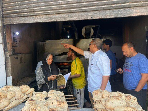 ضبط طن ونصف دقيق بلدي مدعم بمخبزين بأبو صوير الإسماعيلية
