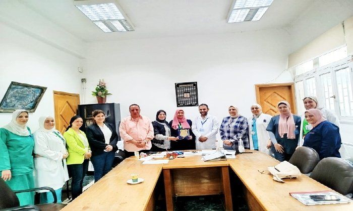 المشرف العام على مستشفيات الإسكندرية تتفقد مستشفي شرق المدينة
