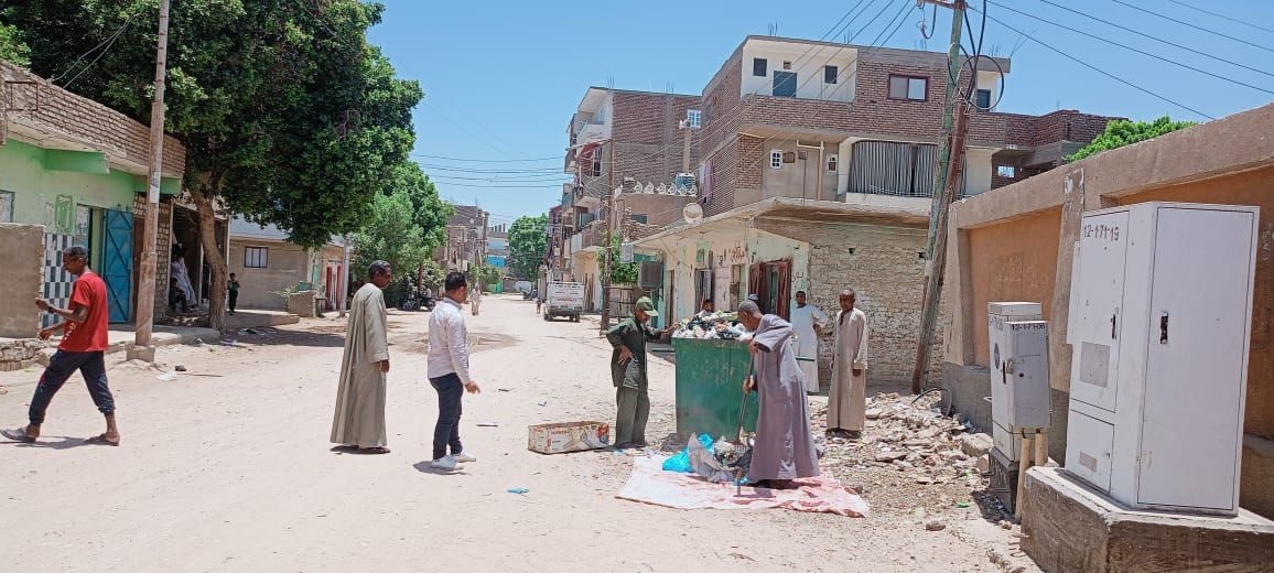 جولات رئيس المدينة على رفع اطنان المخلفات بالبياضية جولات رئيس المدينة على رفع اطنان المخلفات بالبياضية