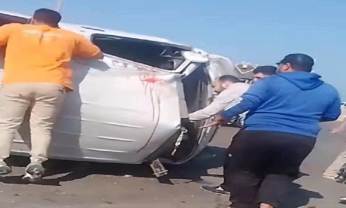 حالات حرجة.. إصابة 3 أشخاص في إنقلاب ميكروباص بمنطقة المطار في الإسكندرية