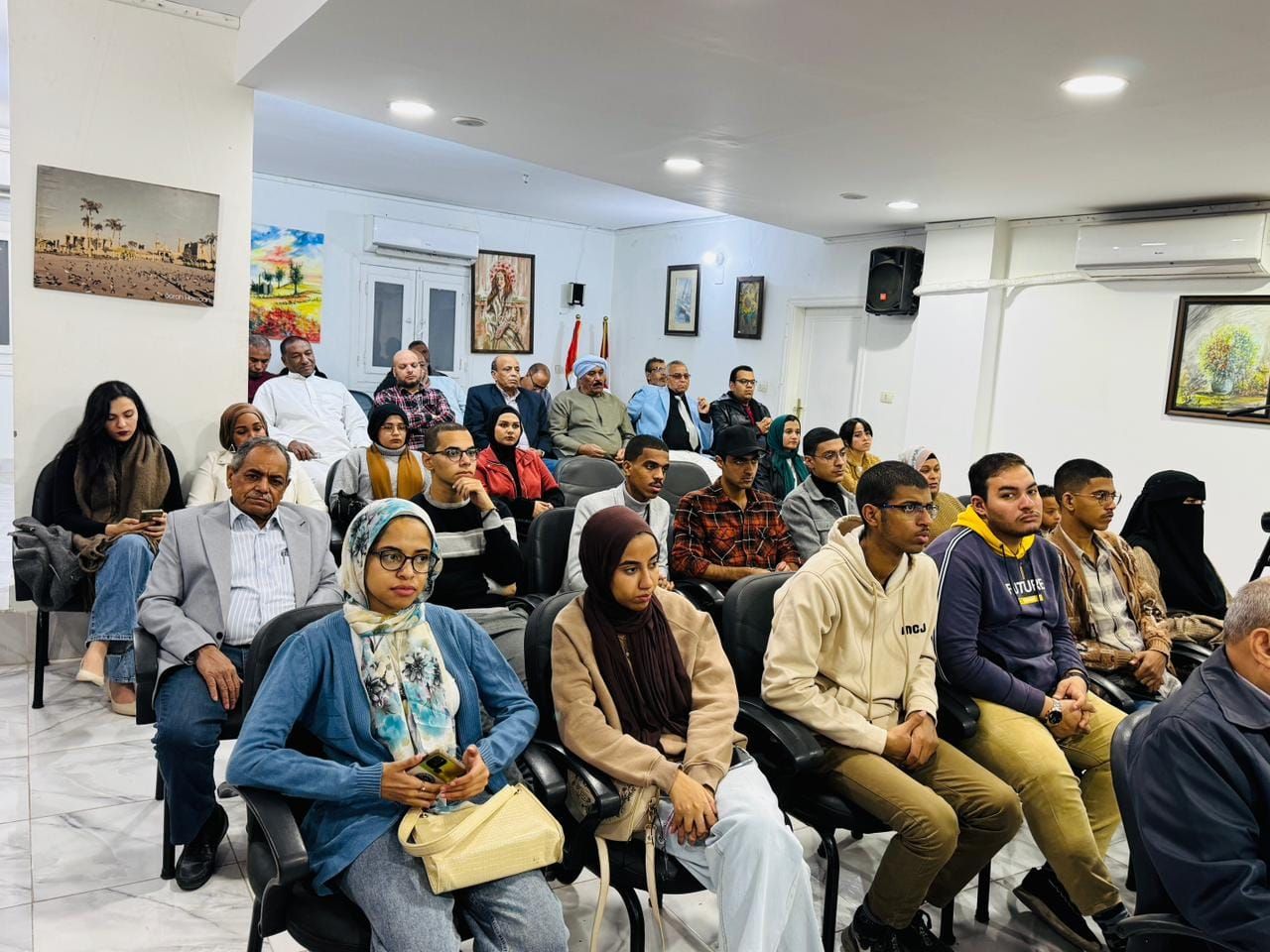 بيت الشعر بالأقصر يحتفي باليوم العالمي للغة العربية بيت الشعر بالأقصر يحتفي باليوم العالمي للغة العربية