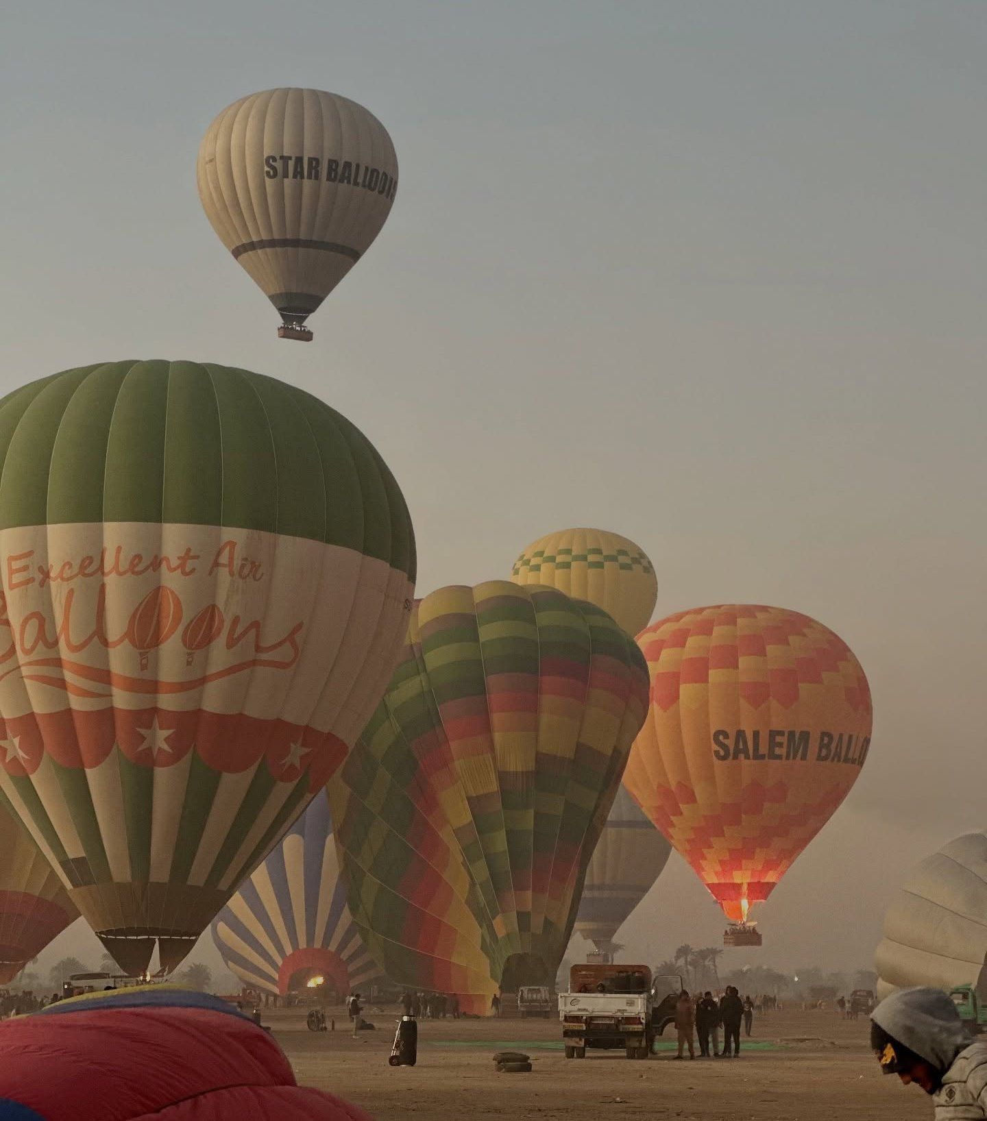 لحظات تحليق رحلات البالون الطائر بالبر الغربى لحظات تحليق رحلات البالون الطائر بالبر الغربى