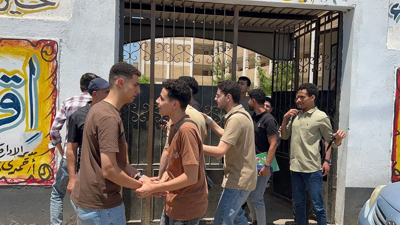 خروج طلاب الثانوية الأزهرية خروج طلاب الثانوية الأزهرية
