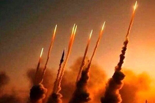 الطوارئ الإسرائيلية: إصابات عدة نتيجة سقوط صواريخ إيرانية في حيفا