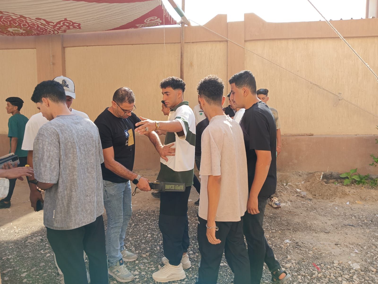 تفتيش الطلاب_1