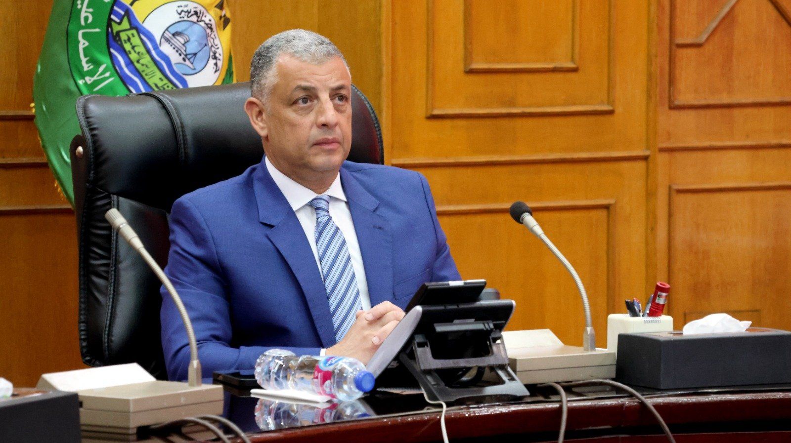محافظ الإسماعيلية يناقش مطالب الأهالى بخصوص مياه الشرب بالمراكز والمدن والأحياء (1) محافظ الإسماعيلية يناقش مطالب الأهالى بخصوص مياه الشرب بالمراكز والمدن والأحياء (1)
