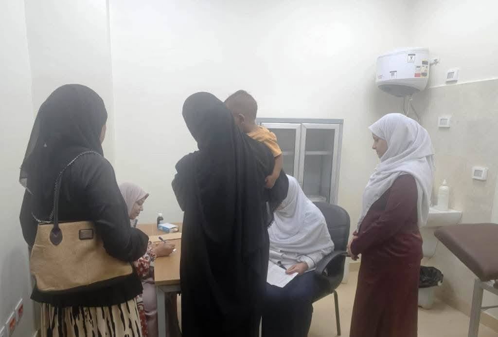 الأهالى يترددون على الخدمات بالمستشفى الأهالى يترددون على الخدمات بالمستشفى
