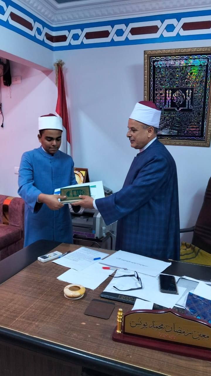 وكيل أوقاف كفر الشيخ يكرم عمر عماد يكرم صاحب الصوت الندى وكيل أوقاف كفر الشيخ يكرم عمر عماد يكرم صاحب الصوت الندى