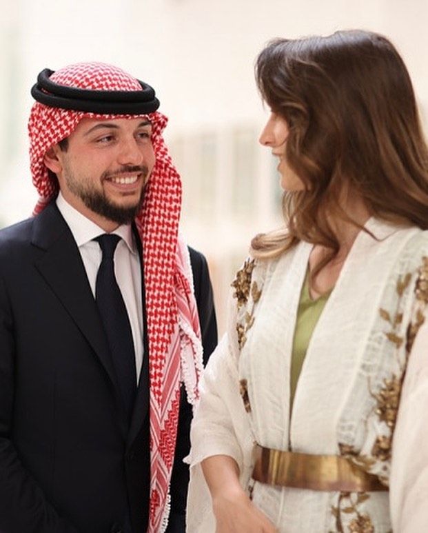 لحظات حب ورومانسية بين الاميرة رجوة والامير الحسين (إنستغرام)