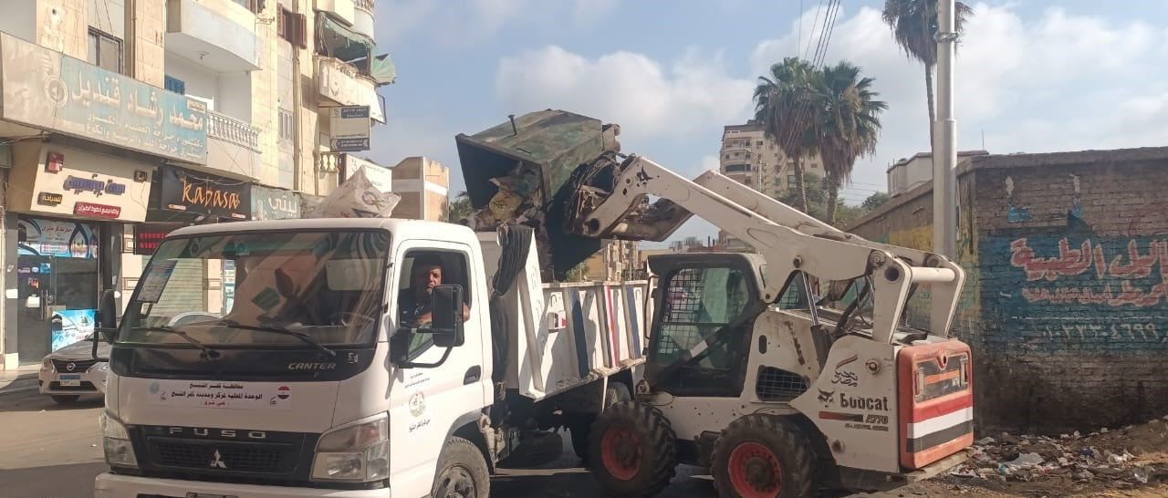رفع القمامة من الشوارع رفع القمامة من الشوارع