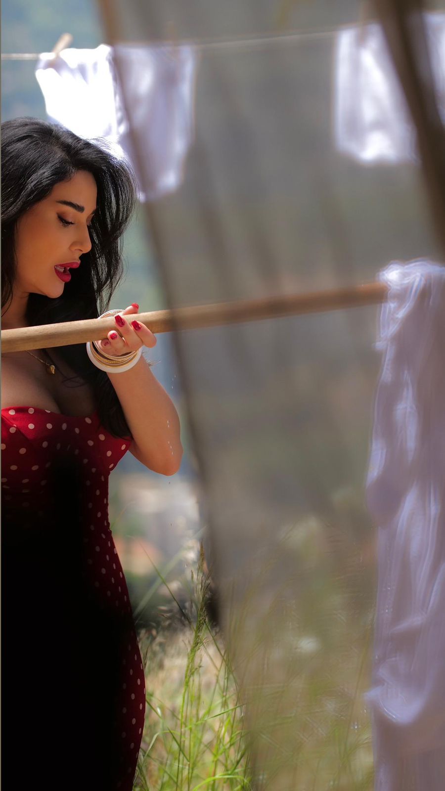 النجمة سيرين عبد النور (من الفريق الاعلامي للمخرج جو بو عيد)