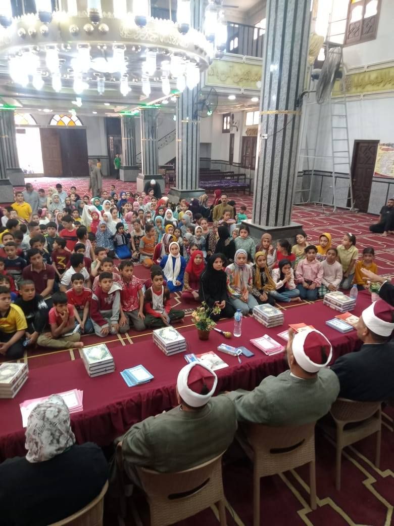 الإقبال الكبير بالمساجد الإقبال الكبير بالمساجد