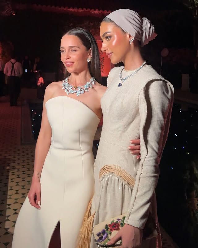 يارا النملة وإيميليا كلارك (إنستغرام)