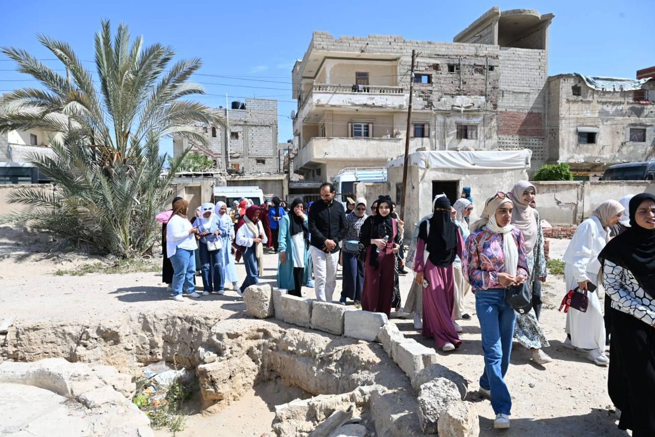 تفقد بقايا القلعة تفقد بقايا القلعة