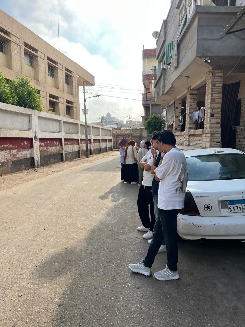 طلاب الثانوية العامة ينتظرون فتح اللجان