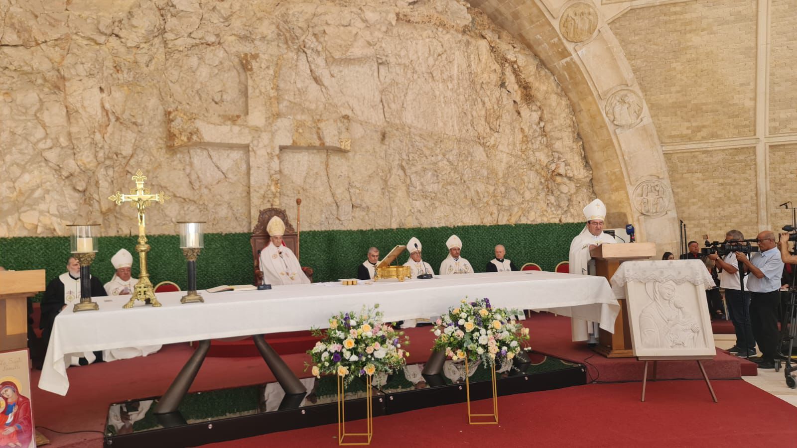 من القداس (النهار).