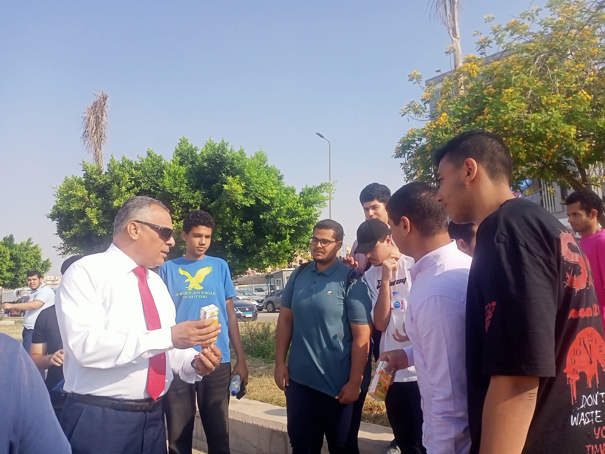 مدير إدارة العبور التعليمية أمام اللجان