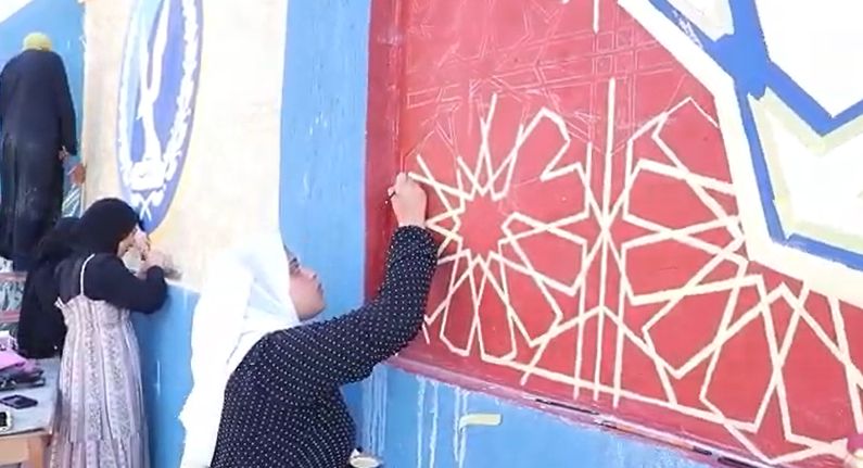 مهارة في رسم الجداريات