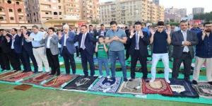 محافظ
      المنوفية
      يؤدى
      صلاة
      عيد
      الأضحى
      بساحة
      جمهورية
      شبين - تكنو بلس