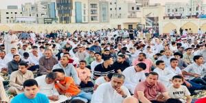 حشود
      كبيرة
      من
      المصلين
      يؤدون
      صلاة
      العيد
      بالمجمع
      الاسلامي
      بمدينة
      السادات - تكنو بلس