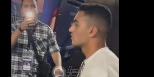 دعم
      صامت
      من
      مصطفى
      محمد
      للزمالك..
      والجدل
      يلاحقه
      بسبب
      ظهوره
      في
      زفاف
      نجم
      الأهلي
      (فيديو) - تكنو بلس