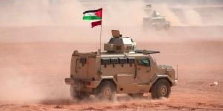 الجيش:
      ضبط
      شخصين
      حاولا
      التسلل
      عبر
      الحدود
      الشمالية - تكنو بلس