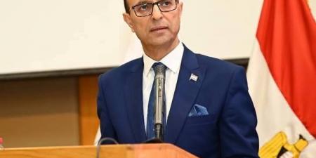 فريق
طبي
بمستشفى
القلب يجري
جراحة
لاستخراج
مقذوف
ناري
من
رئة
فتاة - تكنو بلس