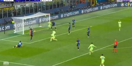شاهد..
رافينيا
يتقدم
بالهدف
الثالث
لـ
برشلونة
أمام
إنتر
ميلان - تكنو بلس