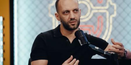 أمير
      مرتضى
      منصور:
      أسرتي
      ممنوعة
      من
      دخول
      نادي
      الزمالك..
      وتعلمت
      من
      والدي
      الرجولة
      والتسامح..
      ومسئول
      في
      وزارة
      الشباب
      والرياضة
      أخبرني
      بالرحيل
      بعد
      نهائي
      القرن - تكنو بلس
