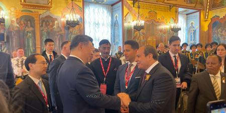 الرئيس السيسي يتبادل أحاديث ودية مع عدد من قادة الدول المشاركة في احتفالات عيد النصر - تكنو بلس