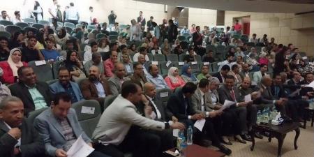 ثقافة الأقصر تنظم احتفالية بعيد العمال ولقاءات حول حقوقهم وواجباتهم.. صور