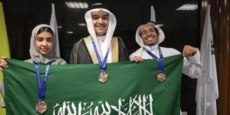 المنتخب
السعودي
يحصد
3
جوائز
في
أولمبياد
مندليف
للكيمياء
بالبرازيل - تكنو بلس