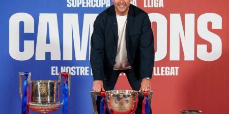 برشلونة يمدد عقد مدربه الالماني فليك حتى 2027  - تكنو بلس