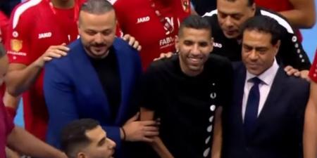 فيديو
..
مؤمن
زكريا
يحتفل
مع
لاعبى
الأهلى
بكأس
الكؤوس
الإفريقية - تكنو بلس
