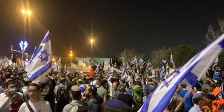 متظاهرون
إسرائيليون
يطالبون
ترامب
بالضغط
على
نتنياهو - تكنو بلس